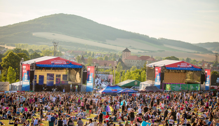 SOUTĚŽ: Vyhrajte volňásky na hudební festival Hrady CZ na Švihově