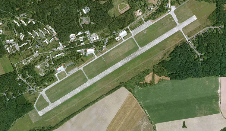 Vznik obřího průmyslového parku v Líních u Plzně budí velké emoce mezi obyvateli i leteckými spolky