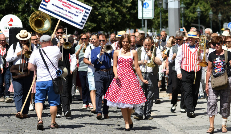 O víkendu rozezní Plzeň dixielandový festival, tóny jazzu změní ulice v jeden velký taneční parket