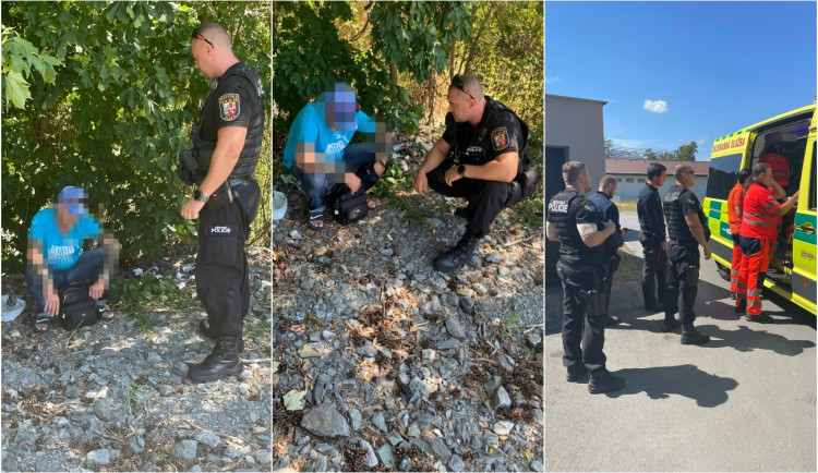 Nešťastný muž se pokusil o sebevraždu a vypil nemrznoucí směs, před strážníky se pak schovával v křoví