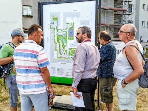 Vnitroblok Korandova projde obnovou, návrh počítá s klidovou zónou, hřištěm a parkovacími místy