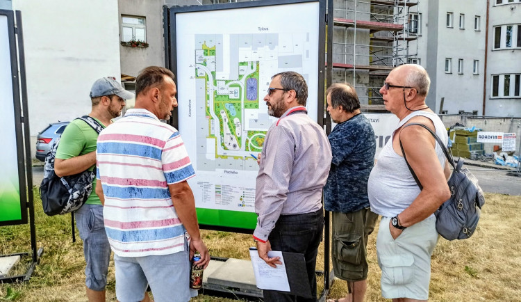 Vnitroblok Korandova projde obnovou, návrh počítá i s dětským hřištěm a parkovacími místy