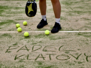 Padel si na západě Čech zahrajete jedině v Klatovech, kde vyrostl nový unikátní kurt