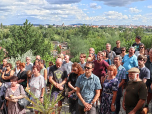 Památku světově uznávaného lékaře, který nečekaně zemřel, uctili přátelé uspořádáním výstavy