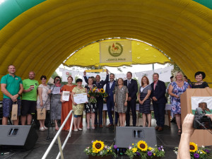 Vesnicí roku Plzeňského kraje je Kařez, porota ocenila hlavně úzkou spolupráci s místními podnikateli a spolky