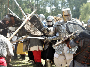 Velkolepá bitva na plzeňské louce, koncem srpna se tam předvede 1300 středověkých šermířů a 65 koní