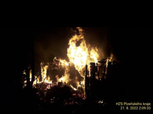 Shořela chata za milion