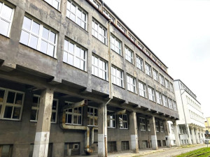Univerzita prodává budovu bývalého ředitelství Škodovky v centru města, chce za něj 160 milionů