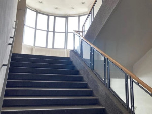 Univerzita prodává budovu bývalého ředitelství Škodovky v centru města, chce za něj 160 milionů