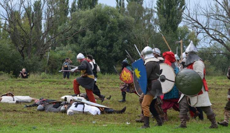 FOTO: Velkolepou bitvou o Akkon zamávalo počasí i nedostatek bojovníků, diváci přesto nepřišli o akční podívanou
