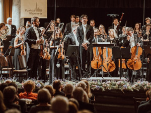 Synagogou se rozezní Carmen!