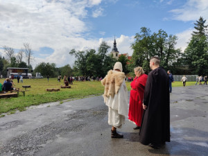 Avizovaná pompézní akce skončila totálním fiaskem, Templářský víkend naštval diváky i trhovce