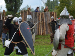 Avizovaná pompézní akce skončila totálním fiaskem, Templářský víkend naštval diváky i trhovce