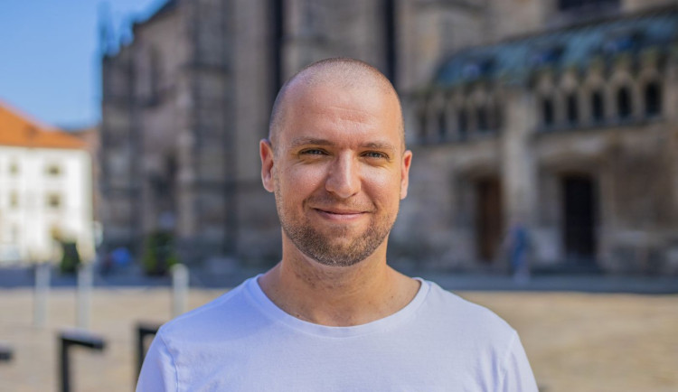 Lídr Přísahy Petr Denk se stal vítězem ankety Plzeňské Drbny, ve které se hlasovalo o tom, kdo by se měl podle čtenářů stát po podzimních komunálních volbách primátorem Plzně