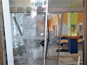 Narkoman se úmyslně proboural do domova důchodců a k smrti vyděsil jednu klientku, dostal osm let