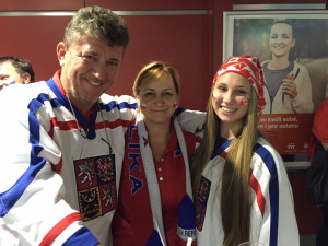 Českobudějovickému hokeji fandí celá rodina Milana Krále včetně dcery (vpravo)