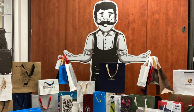 Papírové tašky atypických rozměrů si nechte vyrobit v Ottově tiskárně