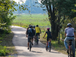 Nová cyklostezka podél Mže z Křimic do Malesic již slouží cyklistům. Měří 1,5 km a stála osm milionů