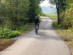 Nová cyklostezka podél Mže z Křimic do Malesic již slouží cyklistům. Měří 1,5 km a stála osm milionů