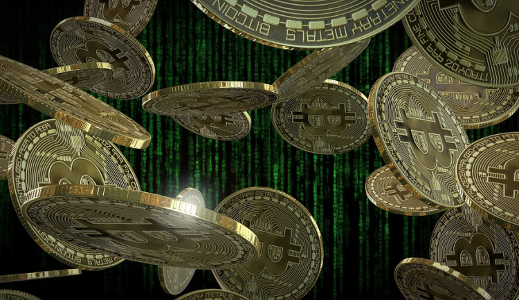 Důvěřivec přišel při pochybném nákupu bitcoinů o více než 200 tisíc korun, poslal podvodníkům bankovní údaje