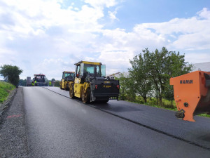 Oprava silnice I/22 u Zavlekova je u konce a motoristé se zase mohou těšit na provoz bez omezení