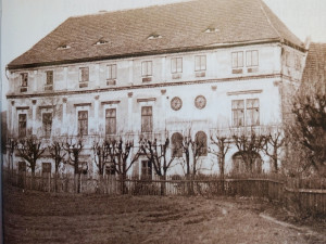 Lomikarův zámek v Trhanově. Nedatováno, zdroj: Domažlický dějepis