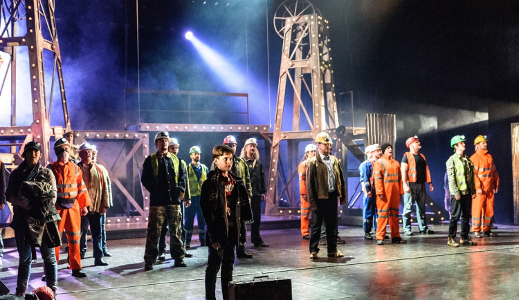 Foto z představení Billy Elliot, zdroj: DJKT/Martina Root