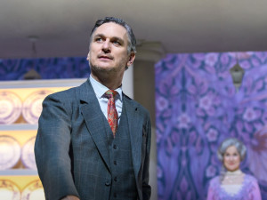 Lumír Olšovský zazářil v roli nesnesitelného profesora Higginse v klasickém muzikálu My Fair Lady