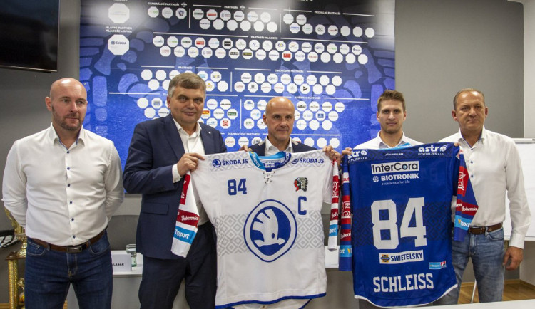 Indiáni z Plzně představili dresy pro novou extraligovou sezónu, doma budou hrát v bílé sadě