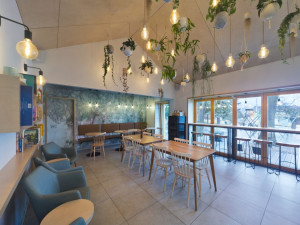 Kavárna u parku Homolka v Plzni – rekonstrukce původních veřejných záchodků - interiér