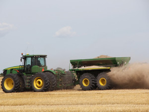 Zemědělcům škodí zloději, kradou jim ze střech traktorů drahé navigace za desítky tisíc korun