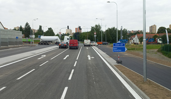 Křižovatky na Lochotíně bude řídit nejmodernější technologie. Umělá inteligence pozná i počet lidí na přechodu