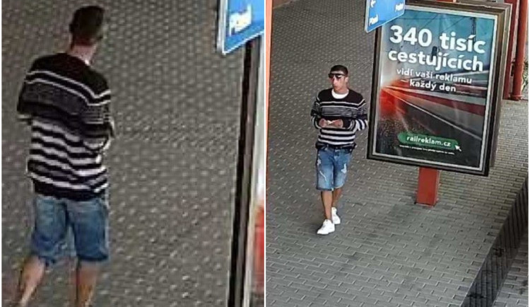 Muž ve vlaku masturboval vedle jedné z cestujících, pohoršená žena vše nahlásila na policii
