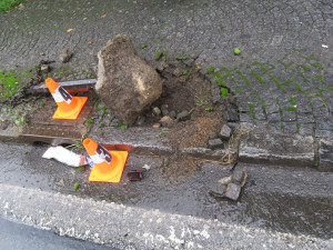 Silně opilý muž způsobil nehodu a škodu za více než 100 tisíc, navíc měl platný zákaz řízení