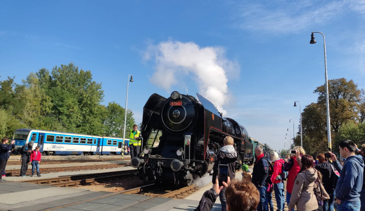FOTO: Do Plzně zavítaly železniční skvosty, nechyběla Šlechtična ani legendární Slovenská strela