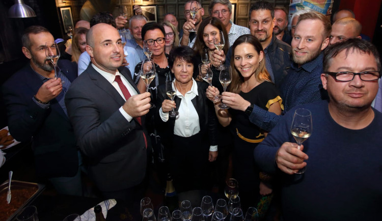 Takto se slavily výsledky voleb ve štábu hnutí ANO