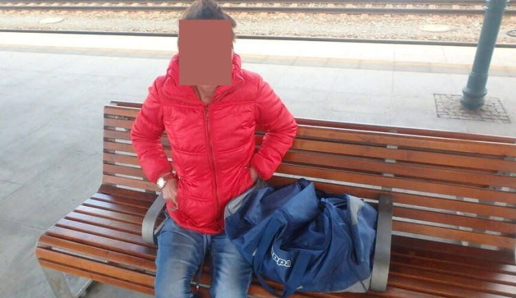 Potížistka skončila během 12 hodin dvakrát na záchytce, strážníkům se představila jako Milan