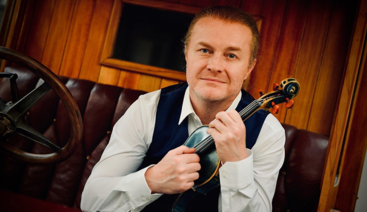 size4-16644513668622-103-pavel-sporcl-vyrazi-na-turne-a-troufa-si-na-koncertni-double