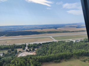 Debaty ohledně budoucností letiště v Líních neutichly ani po volbách, starostové věří, že tam žádné fabriky nebudou