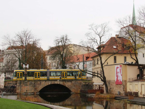 V Mlýnské strouze je také velkoformátový obraz Václava Havla. Portrét tvoří srdíčka a je dílem studenty ZČU Terezy Fialové.