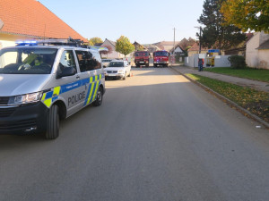 Silně opilý řidič náklaďáku způsobil nehodu, auto mělo propadlou technickou a poškozené pneumatiky
