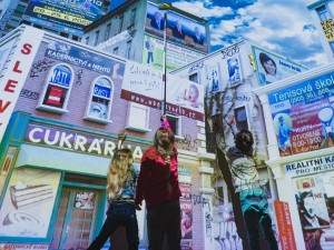 Světelná interaktivní rodinná expozice v DEPO2015 promění návštěvníky v Lovce znaků