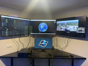 Skleněný Hurvínek už si poletuje ve vesmíru, komunikovat s ním bude ze Země jeho taťulda Spejbl