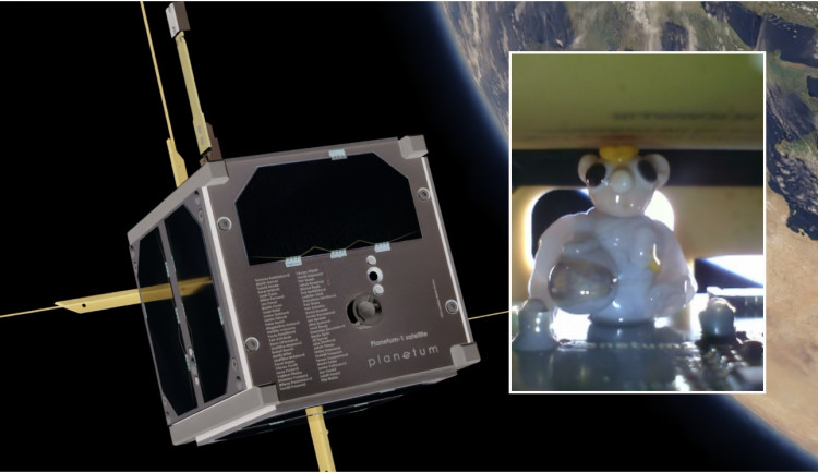 Skleněný Hurvínek už si poletuje ve vesmíru, komunikovat s ním bude ze Země jeho taťulda Spejbl