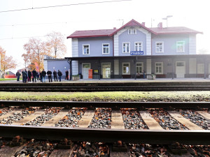 Téměř 150 let stará výpravní budova v Přešticích se dočkala obnovy za 21 milionů