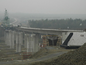 Po dálnici D5 jezdíme už 40 let, poslední úsek se otevřel před 16 lety. Stavbu provázely mohutné protesty a tuhé soudní spory