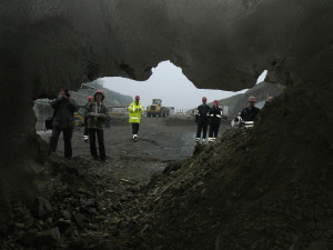 Po dálnici D5 jezdíme už 40 let, poslední úsek se otevřel před 16 lety. Stavbu provázely mohutné protesty a tuhé soudní spory