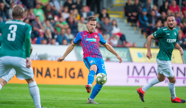 Lukáš Kalvach prodloužil s Viktorií smlouvu. Je to pro mě odměna, pochvaluje si záložník