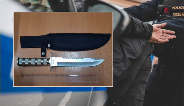 Zdrogovaný mladík zaútočil s nožem na dva mladistvé chlapce, nechtěli mu dát cigaretu