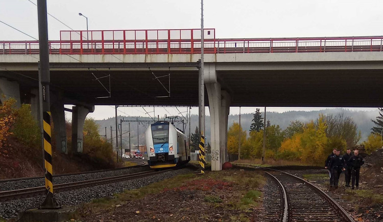 Fotografie z další dnešní nehody v Karlových Varech